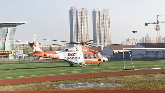 江苏人保财险救援直升机整装待发。 陈远远/供图
